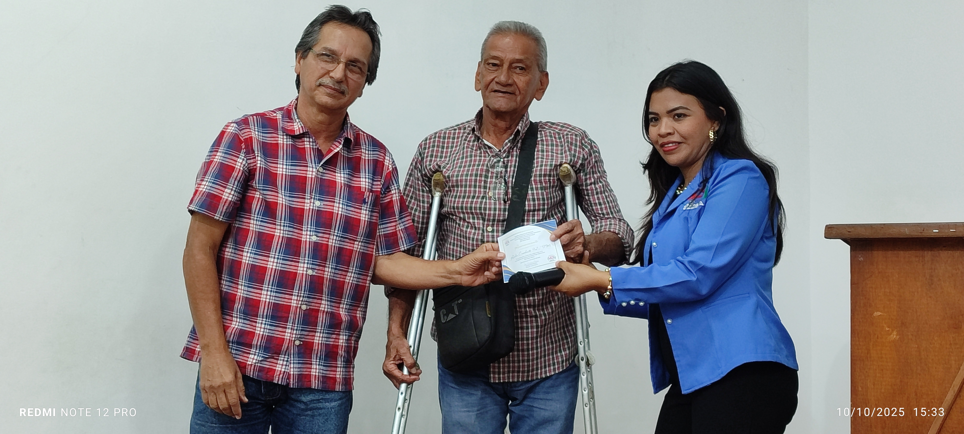 La Universidad de Las Ciencias de La Salud entregó reconocimiento a Excelente 92.1