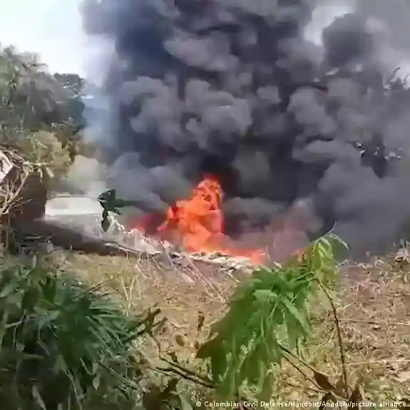EN DESARROLLO: Al menos 8 fallecidos en siniestro de avión en Colombia 