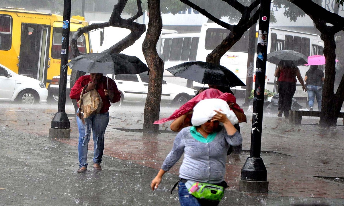 Lluvias y lloviznas se prevén este viernes en 12 estados del país