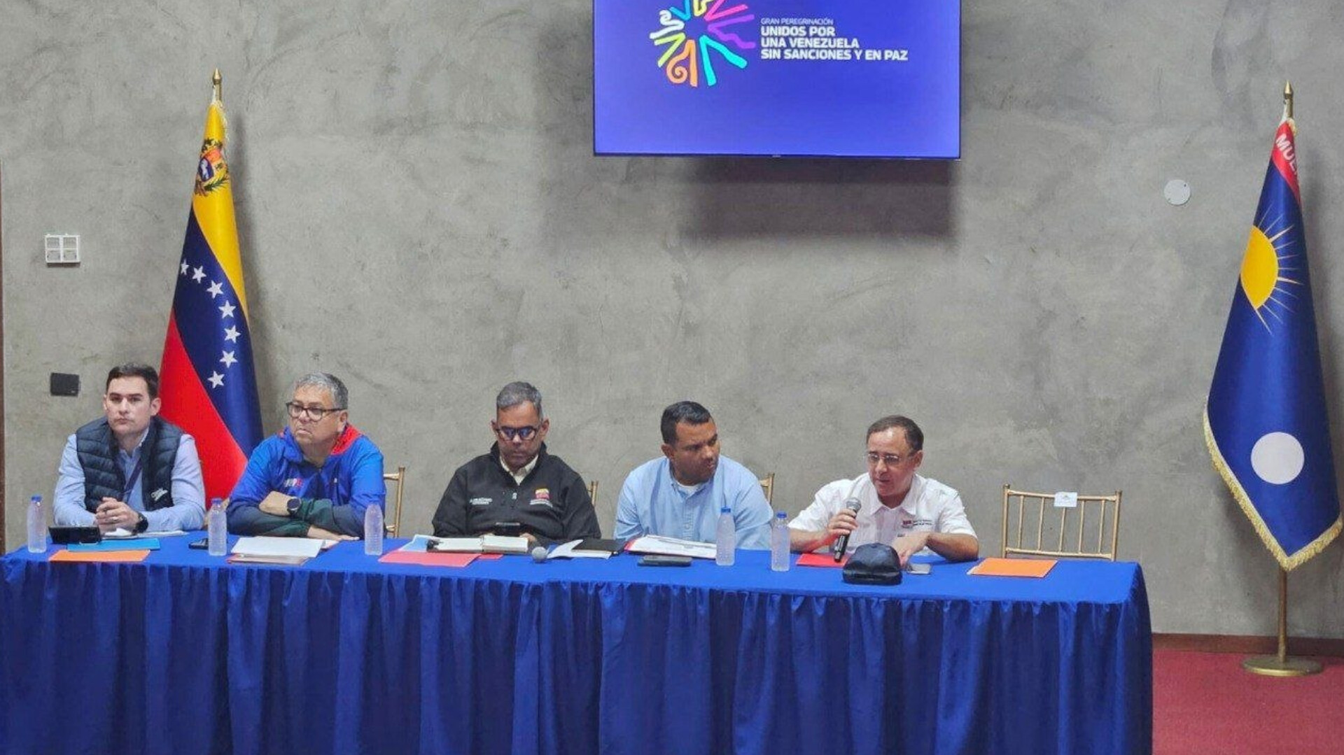 Autoridades revisan avances de los servicios públicos en Venezuela