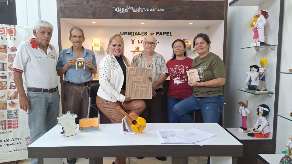 Inaugurada exposición “Umbrales de papel y letras” en Cojedes para celebrar el Día Internacional del Libro